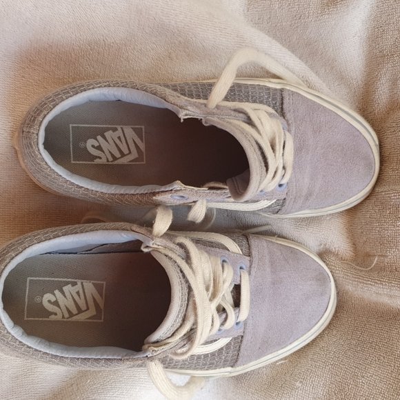 vans - Picture 2 of 4